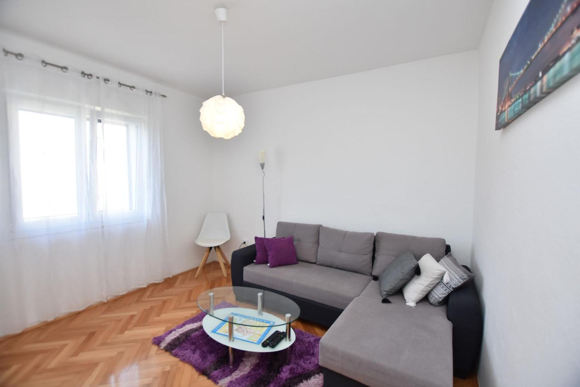 Apartments Guzela Primošten الغرفة الصورة