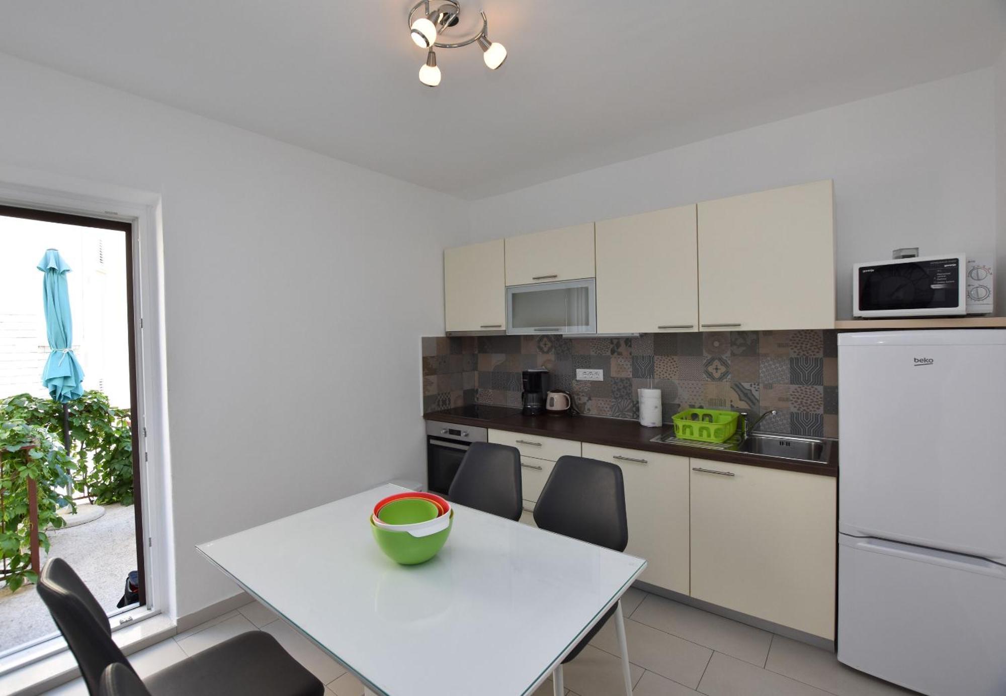Apartments Guzela Primošten الغرفة الصورة