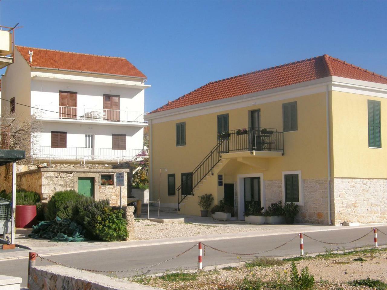 Apartments Guzela Primošten المظهر الخارجي الصورة