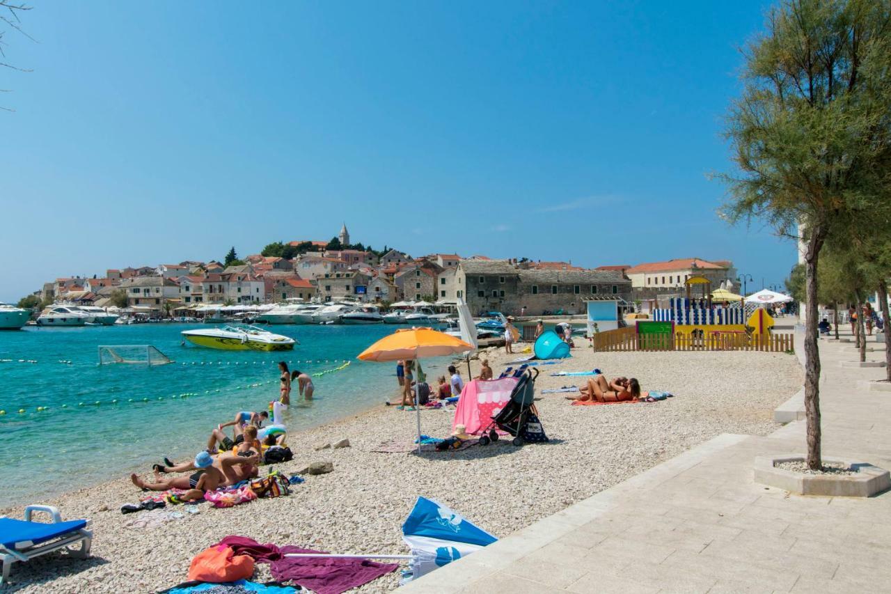 Apartments Guzela Primošten المظهر الخارجي الصورة