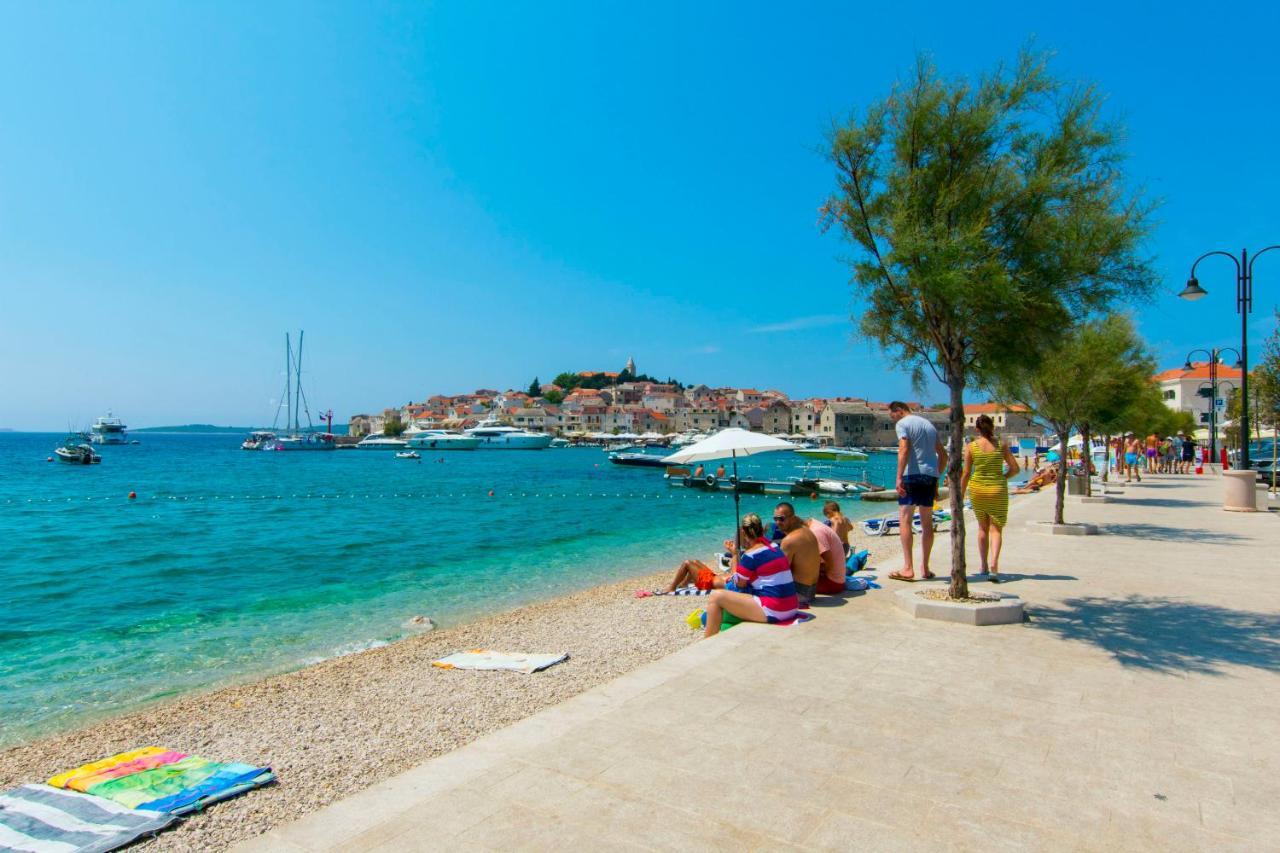 Apartments Guzela Primošten المظهر الخارجي الصورة